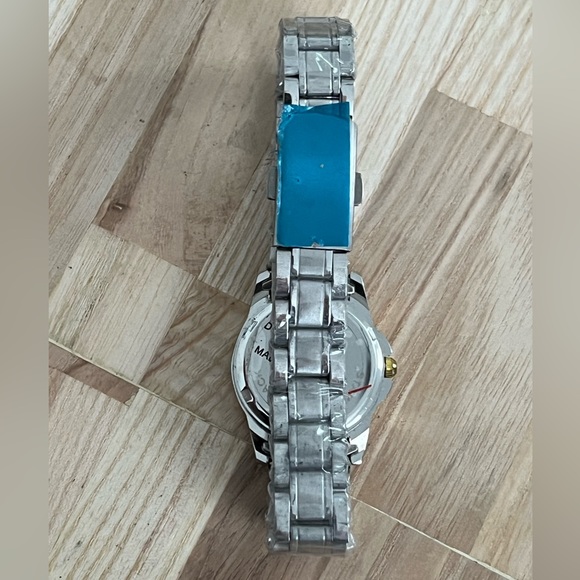 Milano Expressions Ladies Watch Stainless Bracelet White Dial Gold Tone Hands - Picture 9 of 11